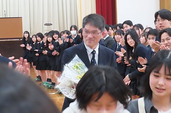 エ